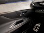 Peugeot 3008 1.6 HYbrid4 300 GT 300Pk Automaat (PANORAMADAK, APPLE CARPLAY, 360 CAMERA, LEDER, GETINT GLAS, SPORTSTOELEN, KEYLESS, ADAPTIVE CRUISE, NIEUWSTAAT)