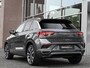 Volkswagen T-Roc 1.5TSI 150pk R-Line Pano Trekh LED 19-Inch Keyless DAB ACC Side/Lane Assist