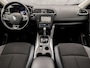Renault Kadjar 1.2 TCe Bose Automaat (APPLE CARPLAY, NAVIGATIE, CLIMATE, KEYLESS, SPORTSTOELEN, GETINT GLAS, TREKHAAK, CRUISE, NIEUWSTAAT)