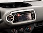 Toyota Yaris 1.0 VVT-i Sport (SCHERM, AIRCO, BLUETOOTH, SPORTSTOELEN, MULTIFUNCTIONEEL STUURWIEL, NIEUWE APK, NIEUWSTAAT)