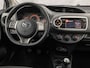 Toyota Yaris 1.0 VVT-i Sport (SCHERM, AIRCO, BLUETOOTH, SPORTSTOELEN, MULTIFUNCTIONEEL STUURWIEL, NIEUWE APK, NIEUWSTAAT)