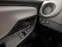 Toyota Yaris 1.0 VVT-i Sport (SCHERM, AIRCO, BLUETOOTH, SPORTSTOELEN, MULTIFUNCTIONEEL STUURWIEL, NIEUWE APK, NIEUWSTAAT)