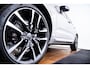 Volvo XC60 2.0 T8 Plug-in hybrid AWD Ultimate Dark Panoramadak - Adaptieve Cruise Control - Harman kardon - Stoelverwarming voor/achter - Stuurwielverwarming - Stoelen voor elektrisch verstelbaar -