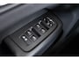 Volvo XC60 2.0 T8 Plug-in hybrid AWD Ultimate Dark Panoramadak - Adaptieve Cruise Control - Harman kardon - Stoelverwarming voor/achter - Stuurwielverwarming - Stoelen voor elektrisch verstelbaar -
