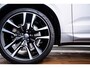 Volvo XC60 2.0 T8 Plug-in hybrid AWD Ultimate Dark Panoramadak - Adaptieve Cruise Control - Harman kardon - Stoelverwarming voor/achter - Stuurwielverwarming - Stoelen voor elektrisch verstelbaar -