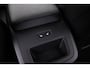 Volvo XC60 2.0 T8 Plug-in hybrid AWD Ultimate Dark Panoramadak - Adaptieve Cruise Control - Harman kardon - Stoelverwarming voor/achter - Stuurwielverwarming - Stoelen voor elektrisch verstelbaar -