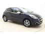 Peugeot 208 1.2 PureTech Allure | Trekhaak | Achteruitrijcamera | Panoramadak | Navigatie | Airco | Climate control | Bluetooth koppeling