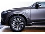 Volvo XC90 2.0 T8 Plug-in hybrid AWD Ultra Dark Trekhaak - Panoramadak - Adaptieve Cruise Control - Harman Kardon - Head up - Stoelverwarming voor/achter - Zongordijnen achterportieren - Visual Park Assist -
