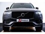Volvo XC90 2.0 T8 Plug-in hybrid AWD Ultra Dark Trekhaak - Panoramadak - Adaptieve Cruise Control - Harman Kardon - Head up - Stoelverwarming voor/achter - Zongordijnen achterportieren - Visual Park Assist -