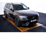 Volvo XC90 2.0 T8 Plug-in hybrid AWD Ultra Dark Trekhaak - Panoramadak - Adaptieve Cruise Control - Harman Kardon - Head up - Stoelverwarming voor/achter - Zongordijnen achterportieren - Visual Park Assist -