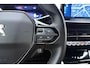 Peugeot e-2008 EV GT Pack 50 kWh | Achteruitrijcamera | Cruise control | Climate control | Navigatie | Apple/Android carplay | Stoelverwarming | Parkeersensoren voor/achter | Stuurbediening