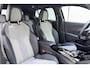 Peugeot e-2008 EV GT Pack 50 kWh | Achteruitrijcamera | Cruise control | Climate control | Navigatie | Apple/Android carplay | Stoelverwarming | Parkeersensoren voor/achter | Stuurbediening