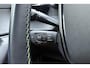Peugeot e-2008 EV GT Pack 50 kWh | Achteruitrijcamera | Cruise control | Climate control | Navigatie | Apple/Android carplay | Stoelverwarming | Parkeersensoren voor/achter | Stuurbediening