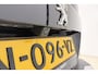 Peugeot e-2008 EV GT Pack 50 kWh | Achteruitrijcamera | Cruise control | Climate control | Navigatie | Apple/Android carplay | Stoelverwarming | Parkeersensoren voor/achter | Stuurbediening