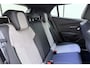 Peugeot e-2008 EV GT Pack 50 kWh | Achteruitrijcamera | Cruise control | Climate control | Navigatie | Apple/Android carplay | Stoelverwarming | Parkeersensoren voor/achter | Stuurbediening