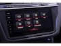 Volkswagen Tiguan 1.4 TSI eHybrid Elegance Head up Trekhaak Led matrix Parkeerhulp Stoelverwarming