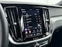 Volvo V60 T6 Recharge Plus Dark | 18" | Sporstoelen | 360 Camera | Trekhaak | Harman Kardon | Elektr. verst. Stoelen | Stoel/Stuur/Achterbankverwarming | Adaptieve Cruise | BLIS