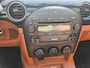 Mazda MX-5 2.0 S-VT Touring Cabrio met Airco en stoelverwarming.