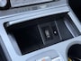 Hyundai Kona Electric EV Limited 64 kWh / Dealer Onderhouden / Origineel Nederlands / SOH 100% / Lederen Bekleding / Elektrisch Vertelbare Stoelen / Navigatie + Apple Carplay & Android Auto / Stoelverwarming & Verkoeling / Warmtepomp / 3 Fase /