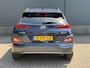 Hyundai Kona Electric EV Limited 64 kWh / Dealer Onderhouden / Origineel Nederlands / SOH 100% / Lederen Bekleding / Elektrisch Vertelbare Stoelen / Navigatie + Apple Carplay & Android Auto / Stoelverwarming & Verkoeling / Warmtepomp / 3 Fase /
