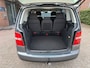 Volkswagen Touran 1.6-16V FSI Business / bj.2006 / kleur: grijs / airco / sportvelgen / trekhaak / APK 06/2027 en NAP 255774 km.