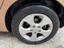 Kia Venga 1.6 CVVT X-ecutive automaat / NAP met 74809 km./ APK 04/2027 / Navigatie / Climate / Sportvelgen / Half Leder / Boekjes.