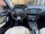 Peugeot 308 SW 1.2 e-THP Blue Lease Executive Automaat/ panoramadak/leder/navigatie/trekhaak/ etc/APK 05/2027 / NAP met 203212 km.
