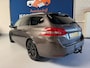 Peugeot 308 SW 1.2 e-THP Blue Lease Executive Automaat/ panoramadak/leder/navigatie/trekhaak/ etc/APK 05/2027 / NAP met 203212 km.