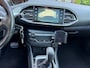 Peugeot 308 SW 1.2 e-THP Blue Lease Executive Automaat/ panoramadak/leder/navigatie/trekhaak/ etc/APK 05/2027 / NAP met 203212 km.
