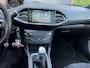 Peugeot 308 1.2 PureTech Blue Lease GT-line / bj.2015 / panoramadak / navigatie / climate / NAP met 117006 km.en APK tot 05/2027.