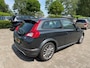 Volvo C30 1.6D DRIVe Sport /bj.2009 / kleur: grijs /airco / open dak / sportvelgen / rijdt perfect/APK 12/2026/ NAP met 373086 km.