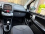 Peugeot 107 1.0 Access /bj.2012 / kleur: zwart / 5 deurs / airco / NAP met 136109 km.en APK tot 06/2027 / stereo / scherm / bellen