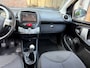 Peugeot 107 1.0 Access /bj.2012 / kleur: zwart / 5 deurs / airco / NAP met 136109 km.en APK tot 06/2027 / stereo / scherm / bellen