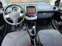 Peugeot 107 1.0 Access /bj.2012 / kleur: zwart / 5 deurs / airco / NAP met 136109 km.en APK tot 06/2027 / stereo / scherm / bellen