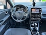 Renault Clio 0.9 TCe Limited / bj.2016 / kleur: grijs / 5 deurs / navigatie / climate / cruise / APK 03/2027 en NAP met 249980 km.