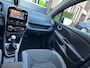 Renault Clio 0.9 TCe Limited / bj.2016 / kleur: grijs / 5 deurs / navigatie / climate / cruise / APK 03/2027 en NAP met 249980 km.