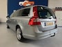 Volvo V70 2.0 D3 Summum automaat diesel / bj.2011 / leder/navigatie/climate/trekhaak/ cruise/APK tot 08/2026 en NAP met 324008 km.