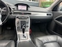 Volvo V70 2.0 D3 Summum automaat diesel / bj.2011 / leder/navigatie/climate/trekhaak/ cruise/APK tot 08/2026 en NAP met 324008 km.