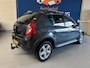 Dacia Sandero 1.6 Stepway / bj.2011 / kleur: grijs / airco / trekhaak / 5 deurs / Hoge Instap / APK 01/2027 / NAP met 158487 km.