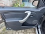 Dacia Sandero 1.6 Stepway / bj.2011 / kleur: grijs / airco / trekhaak / 5 deurs / Hoge Instap / APK 01/2027 / NAP met 158487 km.