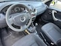 Dacia Sandero 1.6 Stepway / bj.2011 / kleur: grijs / airco / trekhaak / 5 deurs / Hoge Instap / APK 01/2027 / NAP met 158487 km.