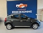 Dacia Sandero 1.6 Stepway / bj.2011 / kleur: grijs / airco / trekhaak / 5 deurs / Hoge Instap / APK 01/2027 / NAP met 158487 km.