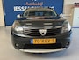 Dacia Sandero 1.6 Stepway / bj.2011 / kleur: grijs / airco / trekhaak / 5 deurs / Hoge Instap / APK 01/2027 / NAP met 158487 km.