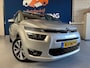 Citroën C4 Picasso 1.6 diesel/ grijs kenteken/ bj.2014/ navigatie/climate/trekhaak/ sportvelgen/ APK 11/2026 en NAP met 171913 km.