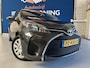 Toyota Yaris 1.0 VVT-i Now/bj.2016/kleur: grijs / airco/ 5 deurs/ NAP met 120028 km.en APK tot 10/2026/ Zeer nette en zuinige auto