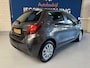 Toyota Yaris 1.0 VVT-i Now/bj.2016/kleur: grijs / airco/ 5 deurs/ NAP met 120028 km.en APK tot 10/2026/ Zeer nette en zuinige auto