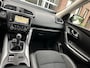 Renault Kadjar 1.2 TCe Intens /bj.2015/ parelmoer wit/ climate/trekhaak/half leder/camera/scherm/NAP met 184287 km.en APK 09/2025.