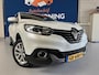Renault Kadjar 1.2 TCe Intens /bj.2015/ parelmoer wit/ climate/trekhaak/half leder/camera/scherm/NAP met 184287 km.en APK 09/2025.