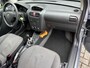 Opel Corsa 1.2-16V Essentia, bj.2003,grijs,5 deurs,airco,APK tot 10/2026 en NAP met 221140 km.stuurbekrachtiging,zeer zuinige auto
