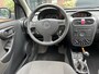 Opel Corsa 1.2-16V Essentia, bj.2003,grijs,5 deurs,airco,APK tot 10/2026 en NAP met 221140 km.stuurbekrachtiging,zeer zuinige auto